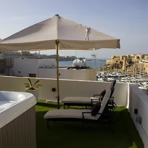 bebirgu-palazzino-luxury-2.hotelssaintjulians.com/
